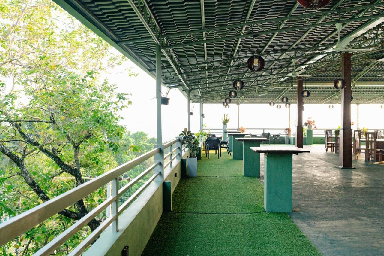 Hotel Mount Rich Rumassala Unawatuna Exterior foto